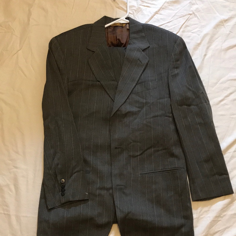 Suits - Picture 1 of 2